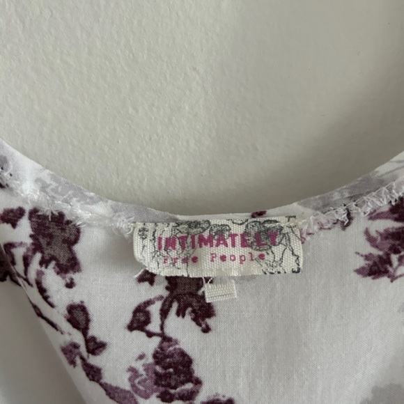 EUC Intimately Free People White Floral Flowy Top w Crochet Edges Size Large - Picture 3 of 5
